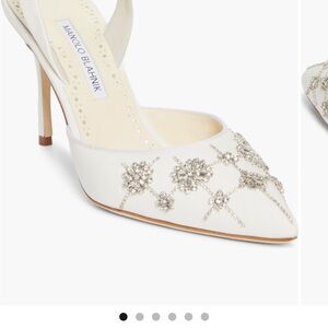 NIB Manolo Blahnik Ivory Heels with Crystal Details